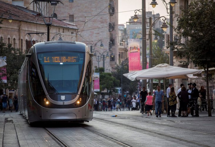 הקו הירוק של הרכבת הקלה בירושלים (צילום: יונתן זינדל, פלאש 90)