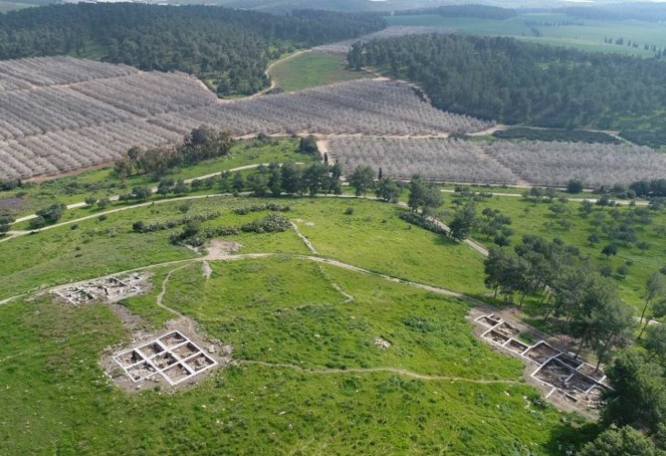 האתר שזוהה עם צקלג המקראית (צילום: אמיל אלג’ם, רשות העתיקות)