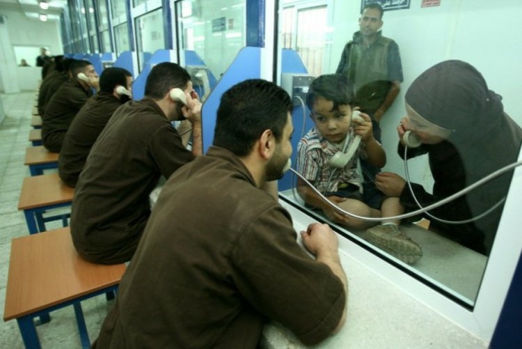 אסירים ביטחוניים בכלא עופר, תמונת ארכיון (צילום: משה שי, פלאש 90)