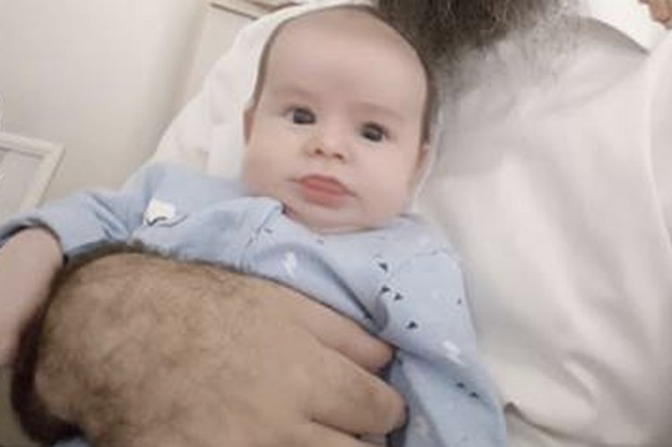 התינוק יוסף יצחק בינשטוק בן החודשיים (צילום: ר' אלימלך בינשטוק)