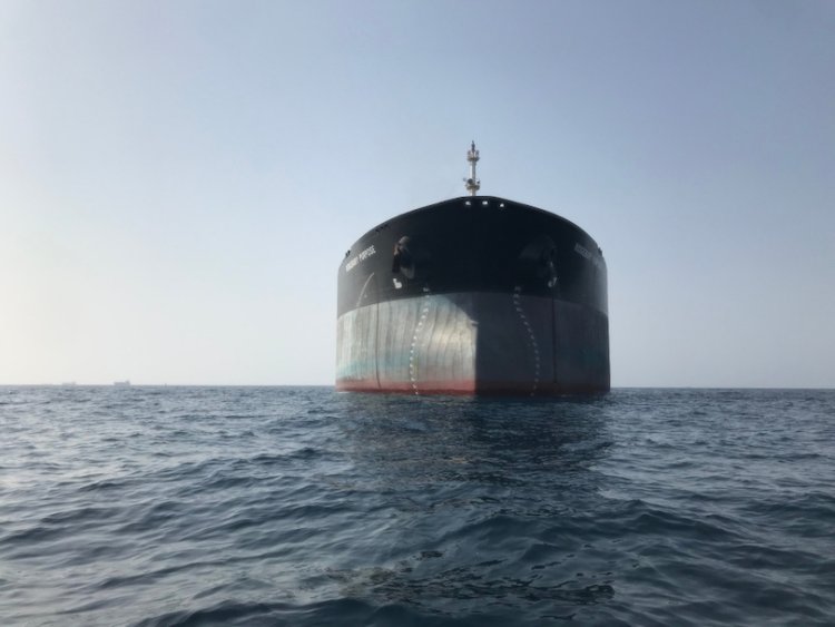 מכלית נפט במצרי הורמוז (צילום: שאטרסטוק)