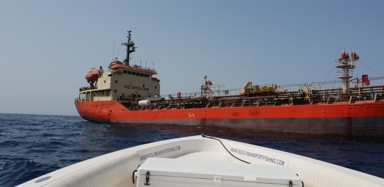 מכלית נפט במפרץ הפרסי (צילום: שאטרסטוק)