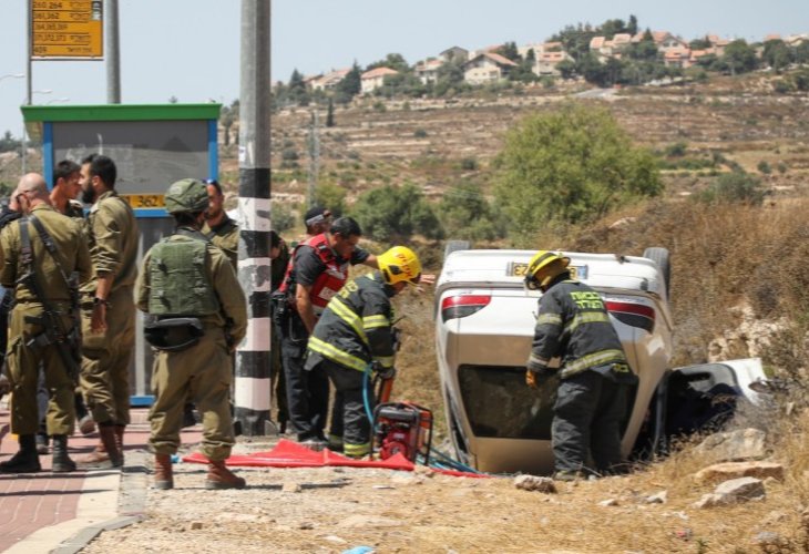 זירת הפיגוע (צילום: גרשון אלינסון, פלאש 90)