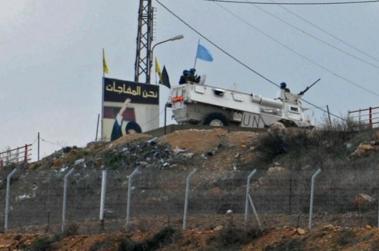 כוח יוניפי"ל ליד גדר הגבול בין ישראל ולבנון, תמונת ארכיון (צילום: Hamad Almakt/Flash 90)