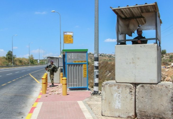 זירת פיגוע הדריסה (צילום: גרשון אלינסון, פלאש 90)