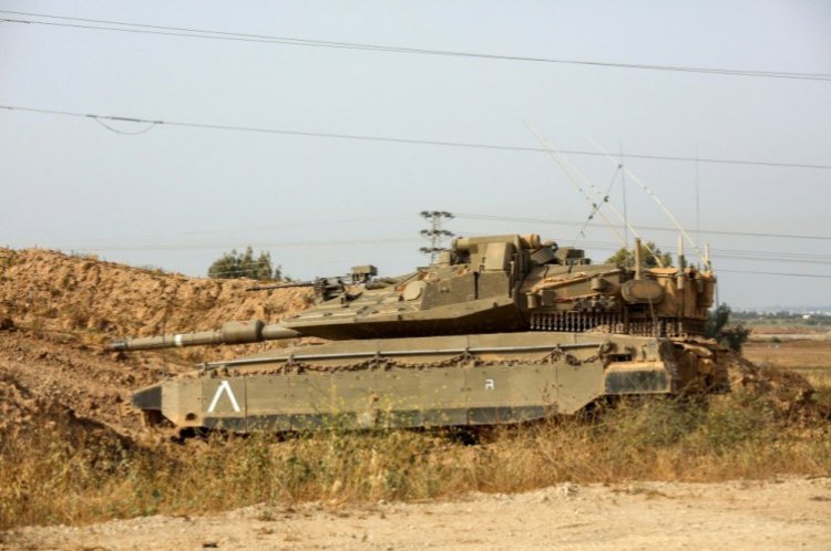 טנק צה"ל בגבול הרצועה, תמונת ארכיון (צילום: Sliman Khader/Flash90)