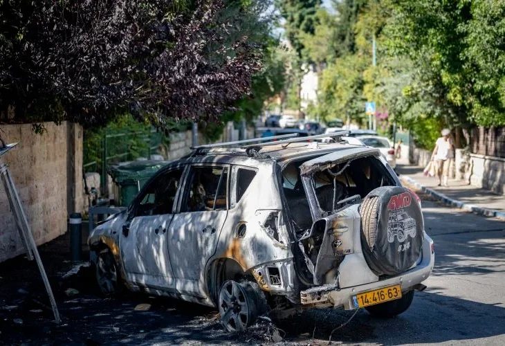 הרכב שהוצת (צילום: חיים גולדברג, פלאש90)