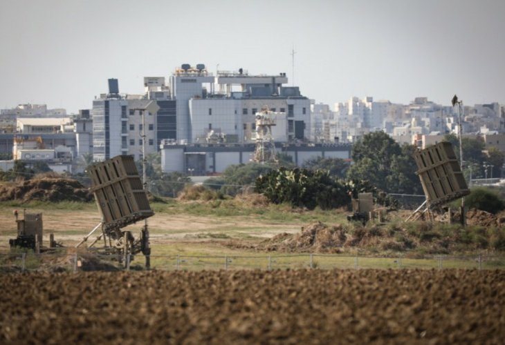 סוללות כיפת ברזל באשקלון, אתמול (צילום: נועם רבקין פנטון, פלאש 90)