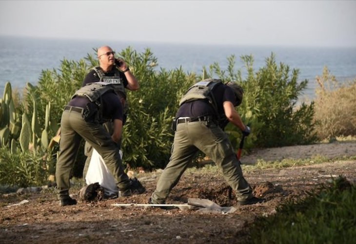 זירת הנפילה באשקלון (צילום: דוברות המשטרה)