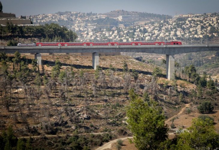 הרכבת בקו ירושלים-תל אביב, תמונת ארכיון (צילום: יוסי זמיר, פלאש 90)