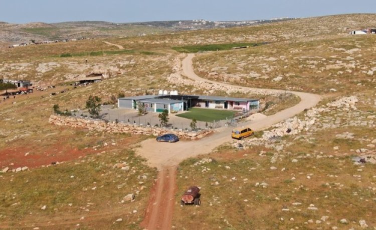 בית הספר הפלסטיני בלבה של שמורת הטבע נחל מכוך