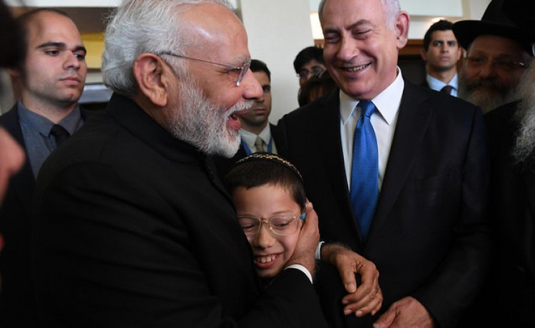 מוישי עם ראש הממשלה נתניהו וראש ממשלת הודו (צילום: חיים צח, לע"מ)