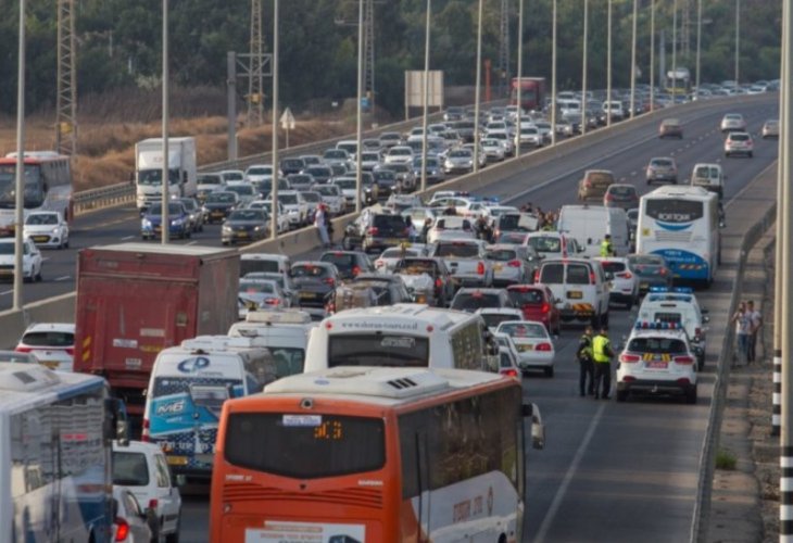 עומסי תנועה בנתיבי איילון (צילום ארכיון: פלאש 90)