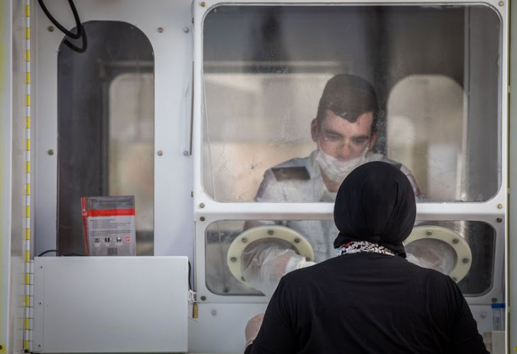 בדיקות הקורונה של מד"א בירושלים (צילום: נתי שוחט, פלאש 90)