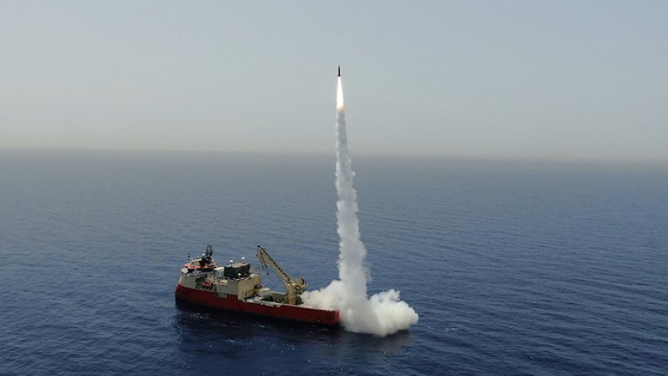מערכת הנשק "לורה" בניסוי בלב ים (צילום: התעשייה האווירית)