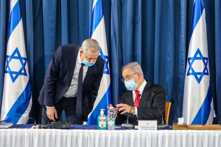 נתניהו וגנץ בישיבת הממשלה, היום (צילום: ישראל סלם, לע"מ)