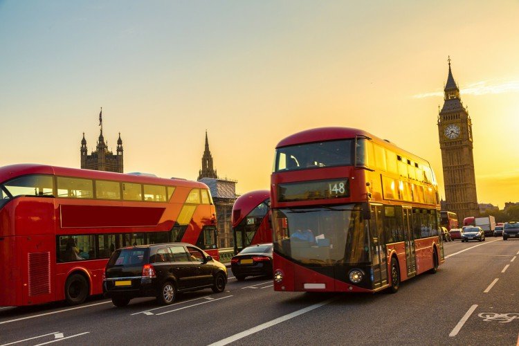 אוטובוס דו-קומתי בלונדון (תמונה: Shutterstock)