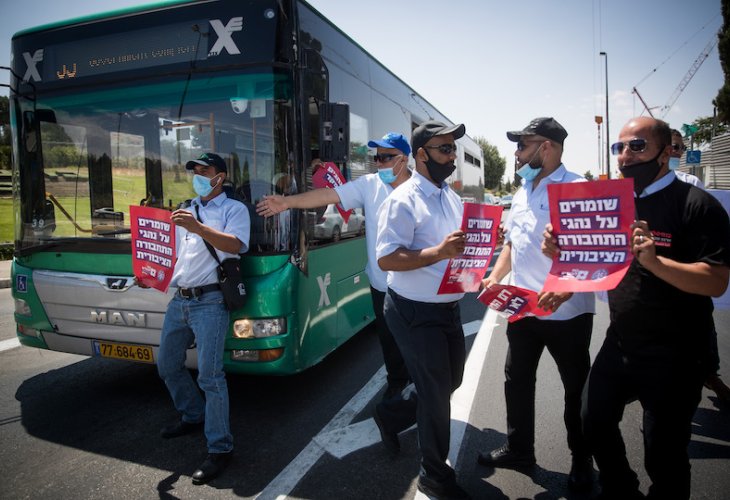 מחאת נהגי אוטובוסים נגד התקנות, בשבוע שעבר (צילום: יונתן זינדל, פלאש 90) 