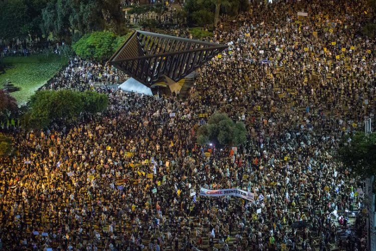 ההפגנה אמש בכיכר רבין בתל אביב (צילום: מרים אלסטר, פלאש 90)