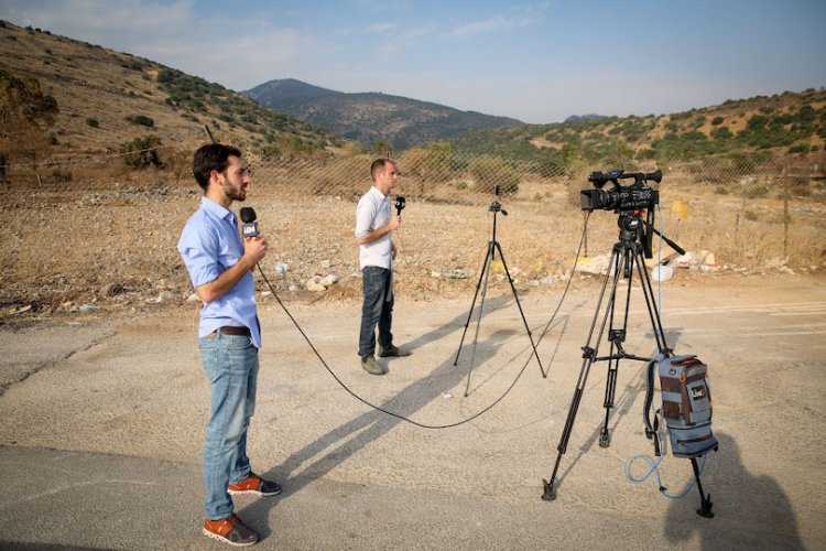 עיתונאים בגבול לבנון, היום (צילום: דוד כהן, פלאש 90)
