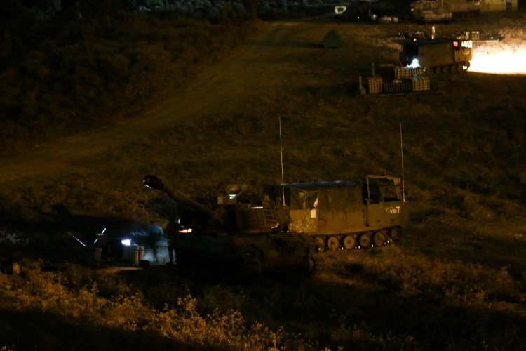 כוחות צה"ל במרחב הגבול עם לבנון, הלילה (צילום: David Cohen/Flash90)