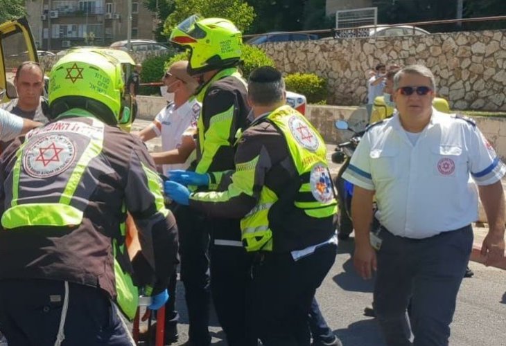 זירת הדקירה (קרדיט צילום: דוברות הצלה פתח תקווה)