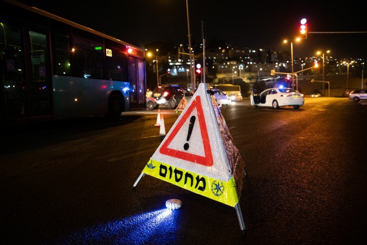 הכניסה לשכונת רמות בירושלים, אמש (צילום: יונתן זינדל, פלאש 90)