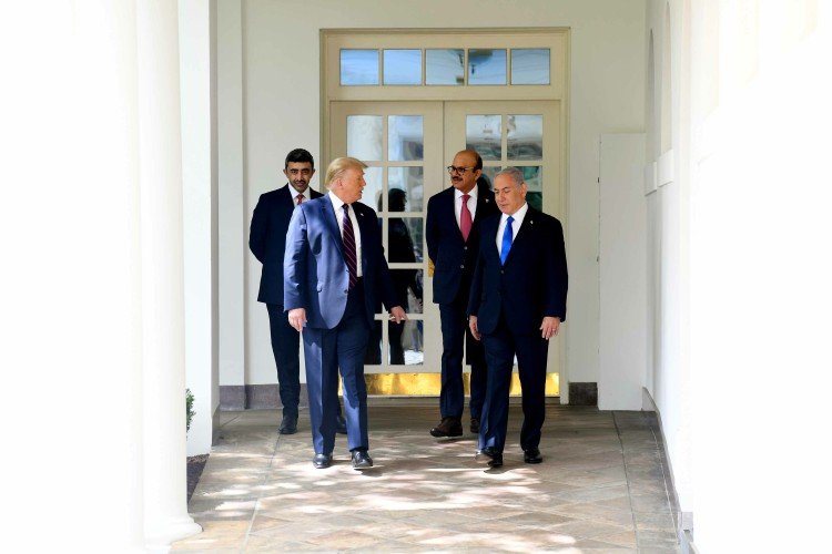 נתניהו, טראמפ ושרי החוץ של איחוד האמירויות ובחריין, אתמול (צילום: אבי אוחיון, לע"מ)