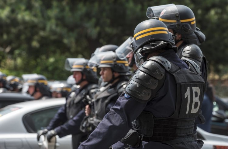 משטרה בצרפת, אילוסטרציה (תמונה: שאטרסטוק)