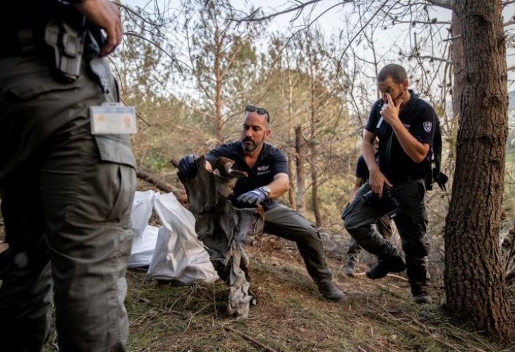 זירת נפילת רקטה ליד ירושלים, הערב (צילום: יונתן זינדל, פלאש 90) 