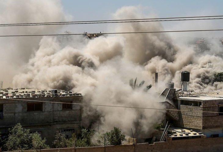 תקיפה ישראלית ברפיח, אתמול (צילום: עבד רחים ח’טיב, פלאש 90)