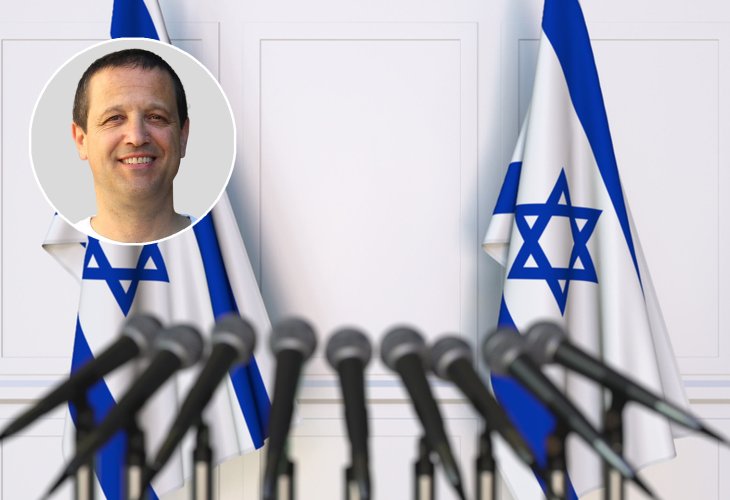 (בעיגול: חנן עמיאור)