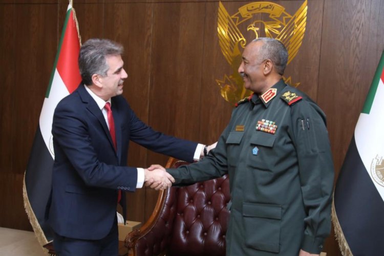 כהן וגנרל אל-בורהאן (צילום: לשכת מנהיג סודאן)