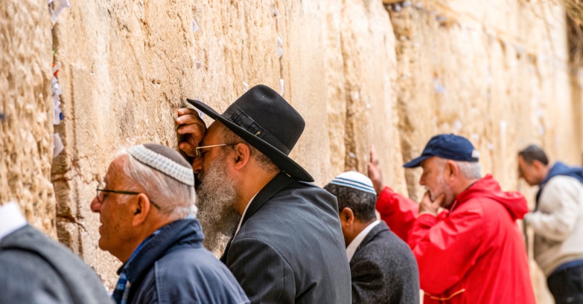 עצוב: 26% מהישראלים סבורים שחלה החמרה ביחסי דתיים-חילונים - הידברות