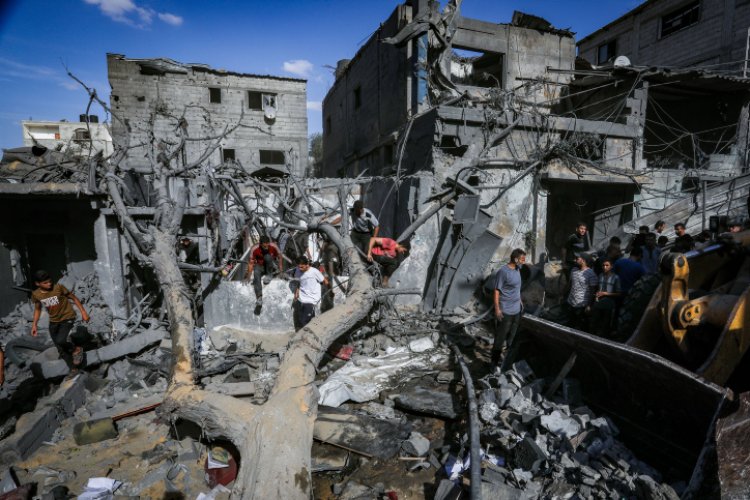 עזה לאחר ההפצצה (צילום: Abed Rahim Khatib/Flash90)