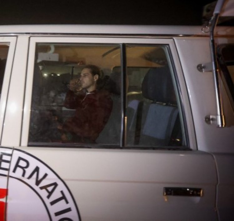 רוני קריבוי משתחרר מעזה (צילום: Atia Mohammed/Flash90)