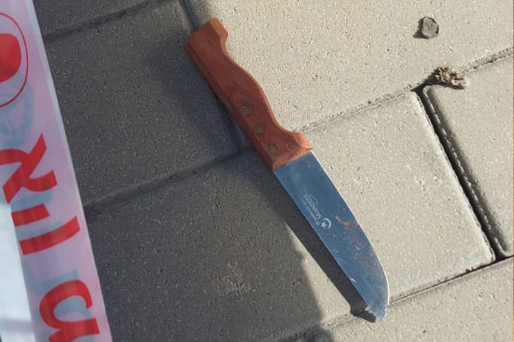 הסכין שנתפסה אצל המחבל (צילום: דוברות המשטרה)