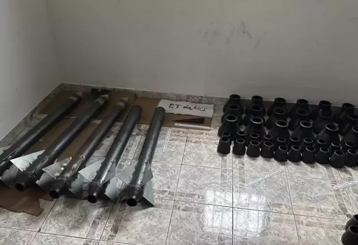 רקטות מוכנות לשיגור ברמאללה (צילום: דובר צה"ל)