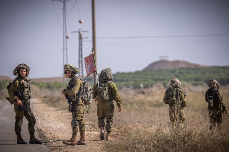 חיילי "נצח יהודה" בפעילות בגבול הרצועה (צילום: Yonatan Sindel/Flash90)