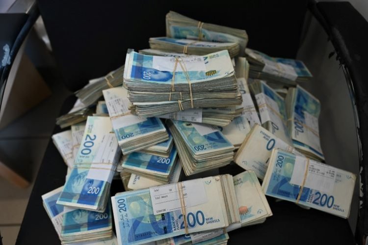 כסף שנתפס אצל מחבלים, ארכיון (צילום: דובר צה"ל)