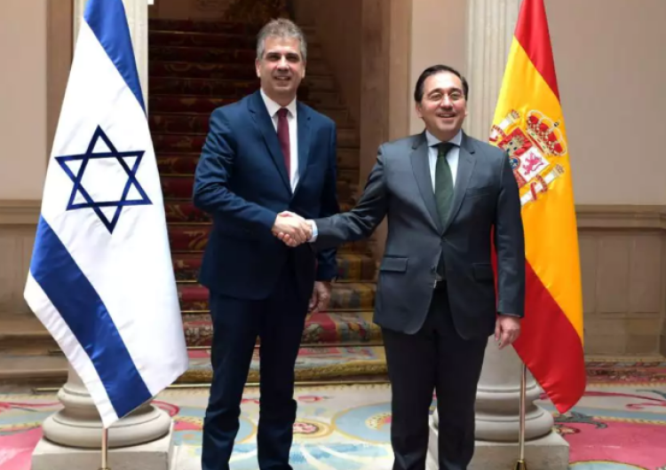 שר החוץ הספרדי, מימין, עם שר החוץ לשעבר אלי כהן (צילום: שגרירות ישראל בספרד)