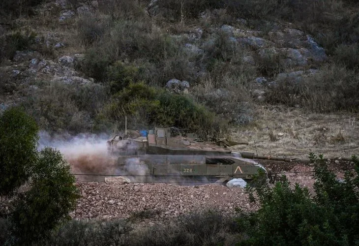 טנקים של צה"ל בגבול לבנון (צילום: אייל מרגולין, פלאש 90)