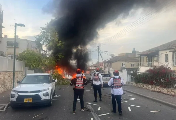 נפילת רקטה בקריות (צילום: דוברות איחוד הצלה)