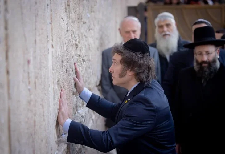 נשיא ארגנטינה בעת ביקורו בכותל, ארכיון (צילום: חיים גולדברג, פלאש90)