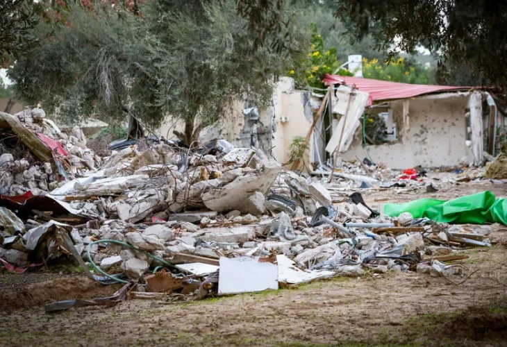 ההרס שנגרם על ידי מחבלי חמאס בקיבוץ רעים (צילום: Yossi Zamir/Flash90)