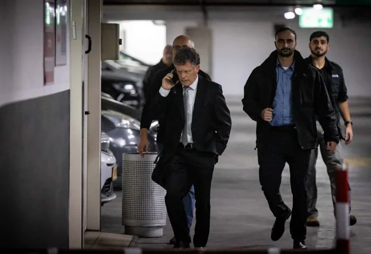 השופט עמית מגיע לדיון בוועדה (צילום: חיים גולדברג, פלאש90)