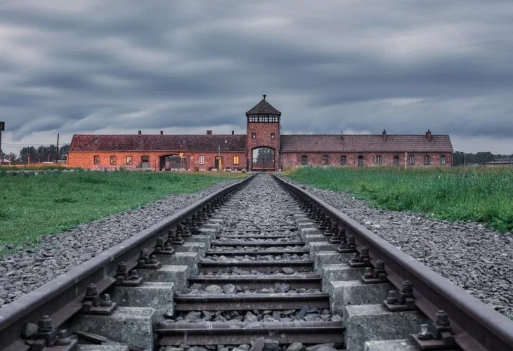 מחנה השמדה (צילום: shutterstock)