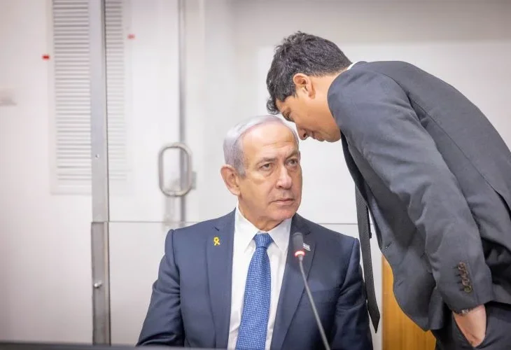 נתניהו ופרקליטו (צילום: מרים אלסטר, פלאש90)