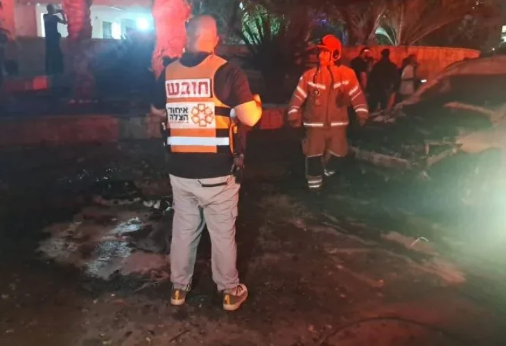 זירת הנפילה באשקלון (צילום: דוברות איחוד הצלה) זירת הנפילה באשקלון (צילום: דוברות איחוד הצלה)