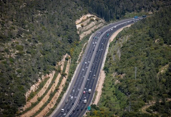 כביש 1, ארכיון (צילום: חיים גולדברג, פלאש90)
